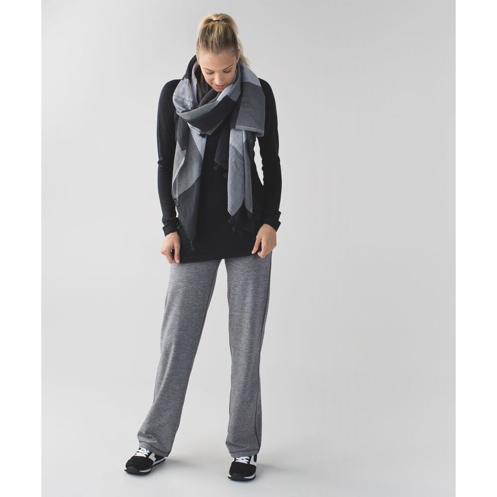 Lululemon Relaxed Fit Pants Womens 8 Heather Gray Drawstring Zip Pockets Logo